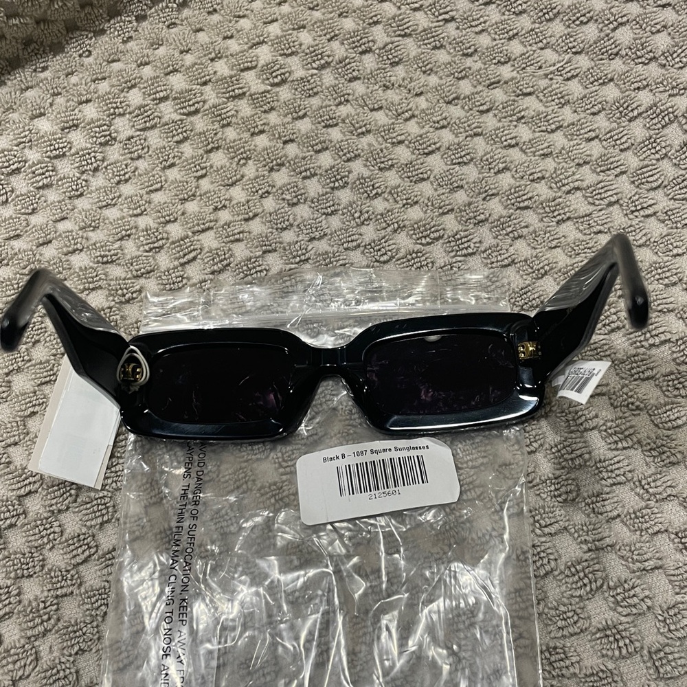 Banbe The Seymour Black Square Sunglasses black midnight fade - Picture 4 of 6